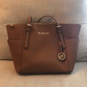 Michael Kors Jet Set Medium Tote